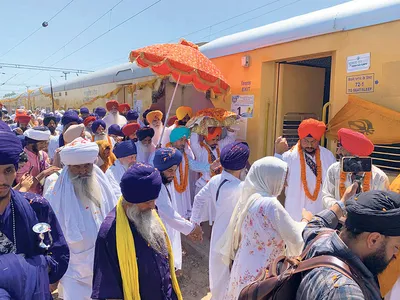 ਆਨੰਦਪੁਰ ਸਾਹਿਬ ਪੁੱਜਣ ’ਤੇ ਵਿਸ਼ੇਸ਼ ਰੇਲ ਗੱਡੀ ਦਾ ਸਵਾਗਤ