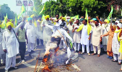 ਬੀਕੇਯੂ ਏਕਤਾ ਉਗਰਾਹਾਂ ਨੇ ਵਿਸ਼ਵ ਵਪਾਰ ਸੰਸਥਾ ਦੇ ਪੁਤਲੇ ਫੂਕੇ