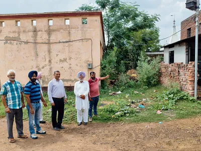 ਭਰਤਗੜ੍ਹ ਦੇ ਸਰਕਾਰੀ ਸਕੂਲ ਦੀ ਥਾਂ ’ਤੇ ਹੋ ਰਹੇ ਨੇ ਨਾਜਾਇਜ਼ ਕਬਜ਼ੇ